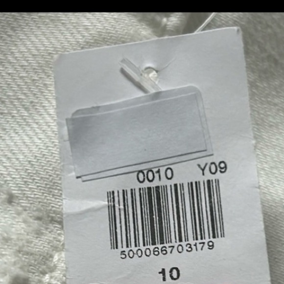 OLD Navy Extra High-Waisted White Cut-Off Jean Shorts Fringed Raw Hemline Sz 10 - Picture 9 of 10